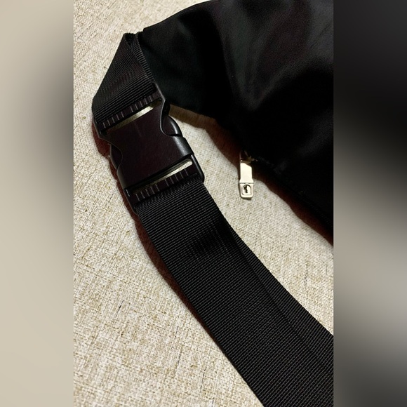 🦋funny bag, black color, satin fabric. excellent condition.🦋
🧿#BLKF - Picture 12 of 17